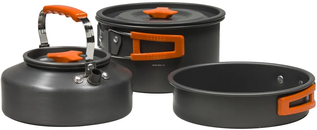 North 49 204 Hiker 6 Piece Cook set. 1 Large Pot With Lid, 1 Saucepan, 1 Teapot With Lid, 1 Carry Case. Light Weight Aluminum